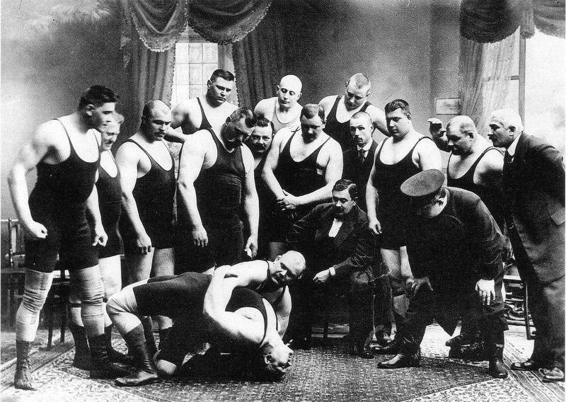 Участники международного чемпионата классической французской борьбы. Санкт-Петербург, 1912